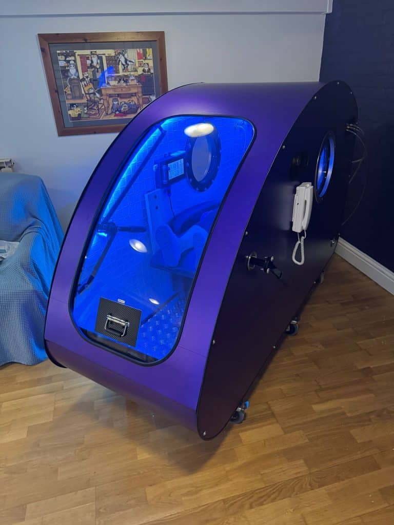 Hard shell hyperbaric chamber at home for wellness